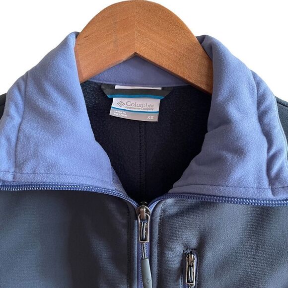 Columbia ~ Women’s Jacket ~ Grey with a touch of periwinkle/purple ~ size XS - Picture 3 of 8